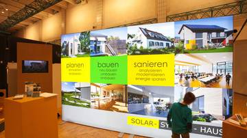 LightWall Beispiel Messestand Solar-System-Haus isyWALL 120 LED