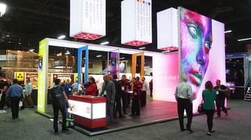 LightWall EXPO Beispiel Messestand isyWALL 120 LED | EXPO LightStand